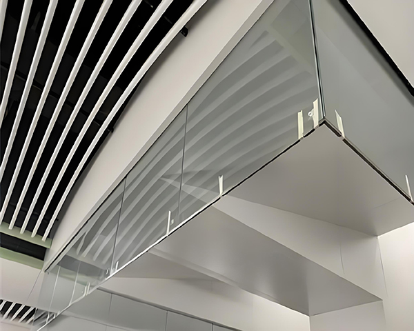 西峰玻璃西峰挡烟垂壁 西峰玻璃西峰挡烟垂壁