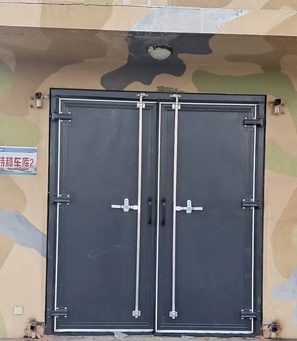 西峰工业平开门