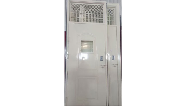 西峰学校教室门