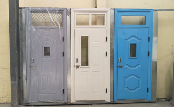 西峰学校教室门