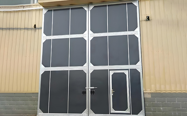 厂房西峰工业门选择与维护全解析：提升效率与安全的关键要素