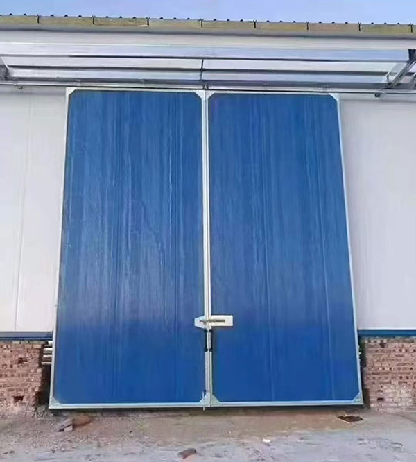 西峰工业门在大型仓储物流通道中的应用实例