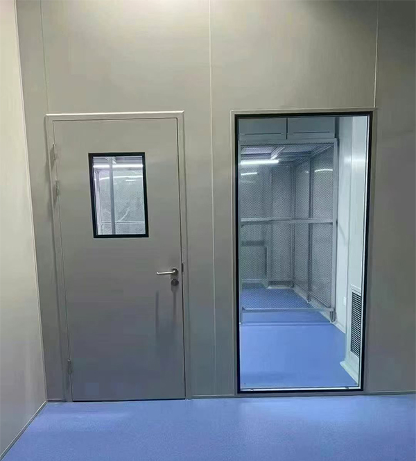 学校教学楼完成西峰防火门标准化安装